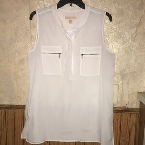 Really nice white sleeveless Michael kors blouse (L)